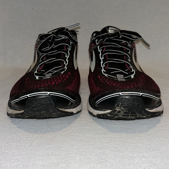 Brooks Ghost women’s black and pink running sneaker size 9.5 wide - Picture 2 of 10